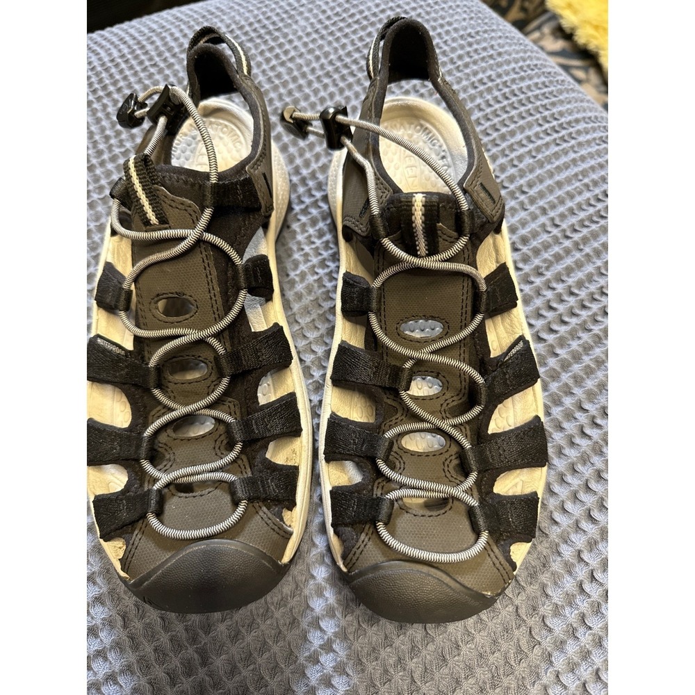 KEEN Whisper Womens Black Magnet Waterproof Hiking Sandals Size 8 Gorpcore Comfy
